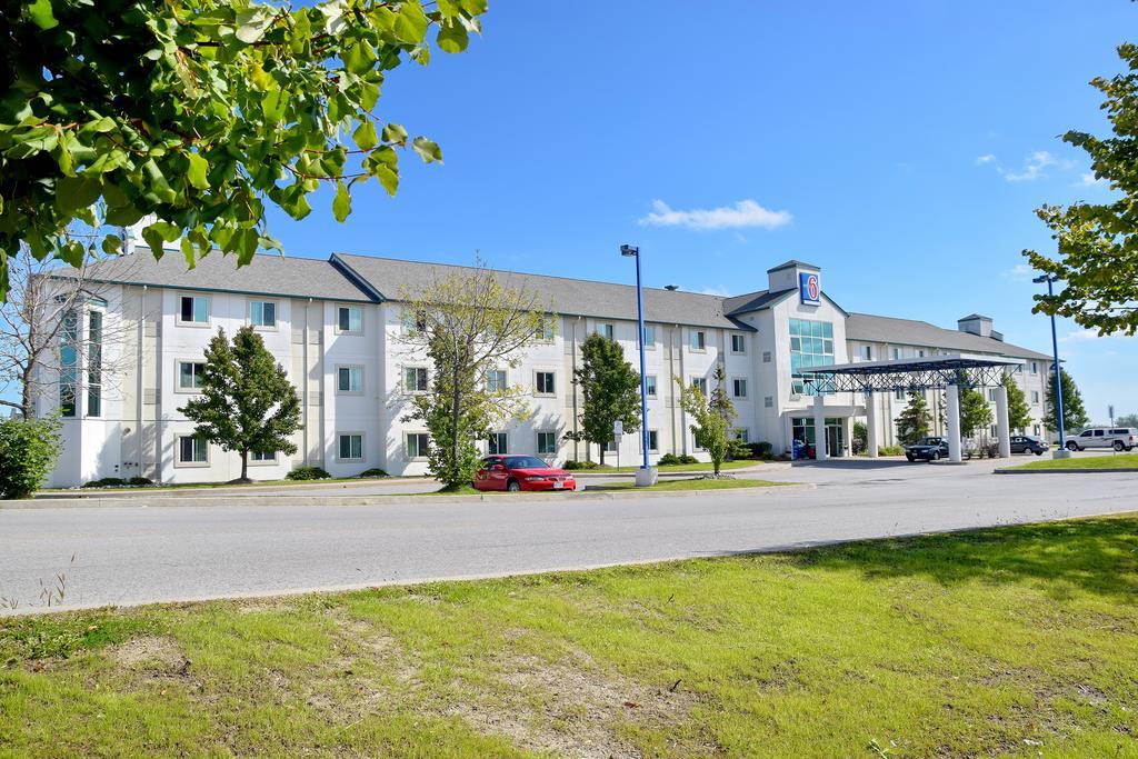 Motel 6-Whitby, On - Toronto East Buitenkant foto