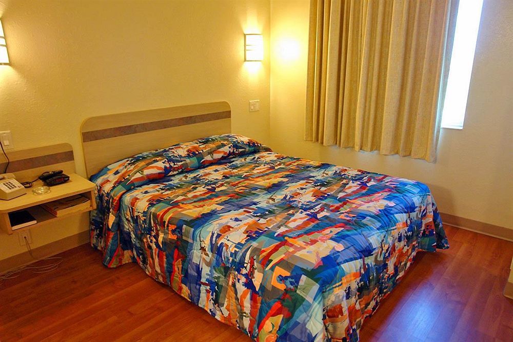 Motel 6-Whitby, On - Toronto East Buitenkant foto