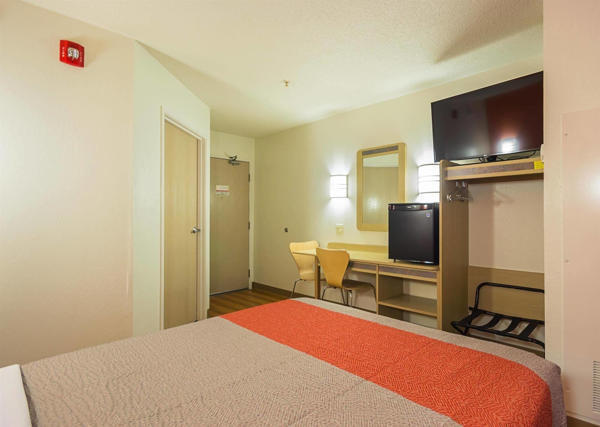 Motel 6-Whitby, On - Toronto East Buitenkant foto