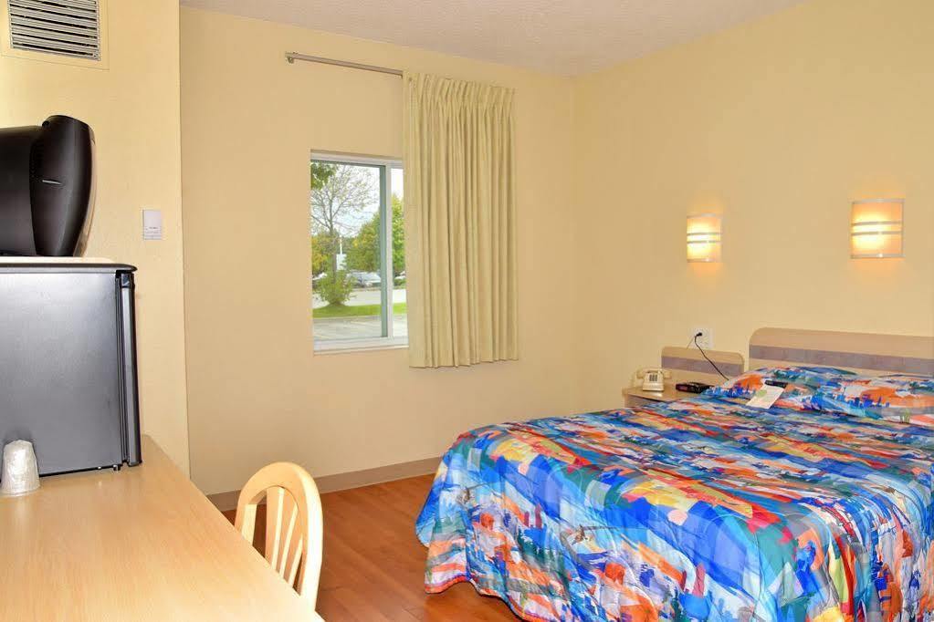 Motel 6-Whitby, On - Toronto East Buitenkant foto